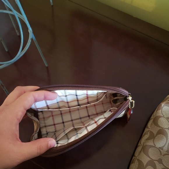 GENUINE!!! Coach Tote and Accessory Pouch - Picture 5 of 5